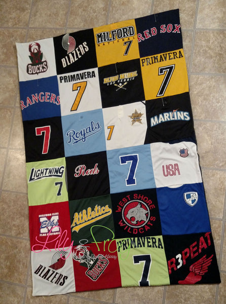 Keepsake T-Shirt Blanket Size Medium Blanket (Throw Blanket) with 12"x12" squares